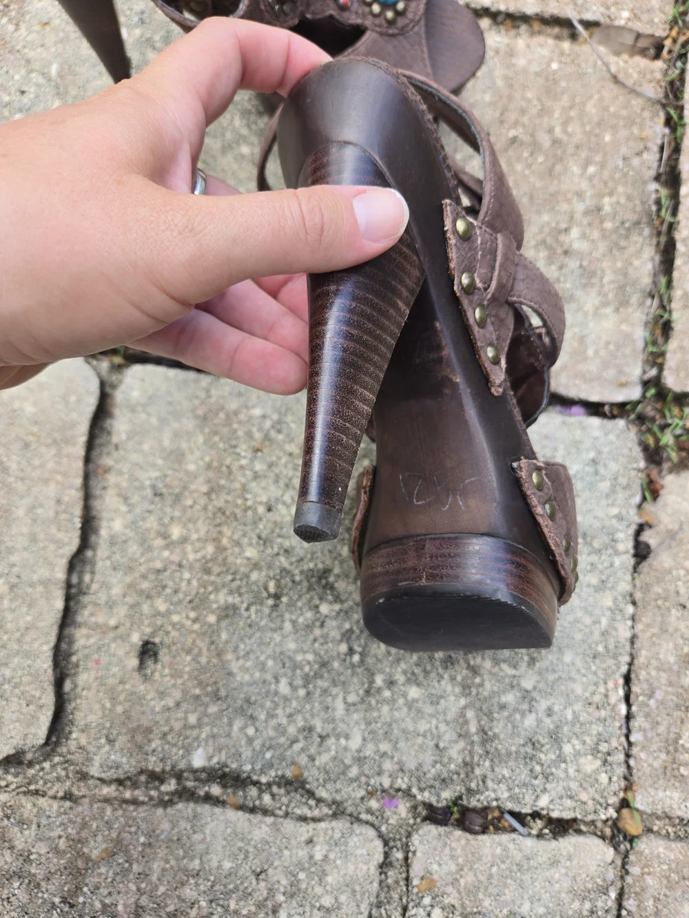 Steve Madden Brown Embellished Leather Platform Sandal Size 7 RARE Festival Shoe